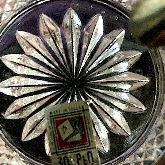 Antique French style crystal ashtray set (3) with hand (cigarette holder) & trim - Picture 10 of 15